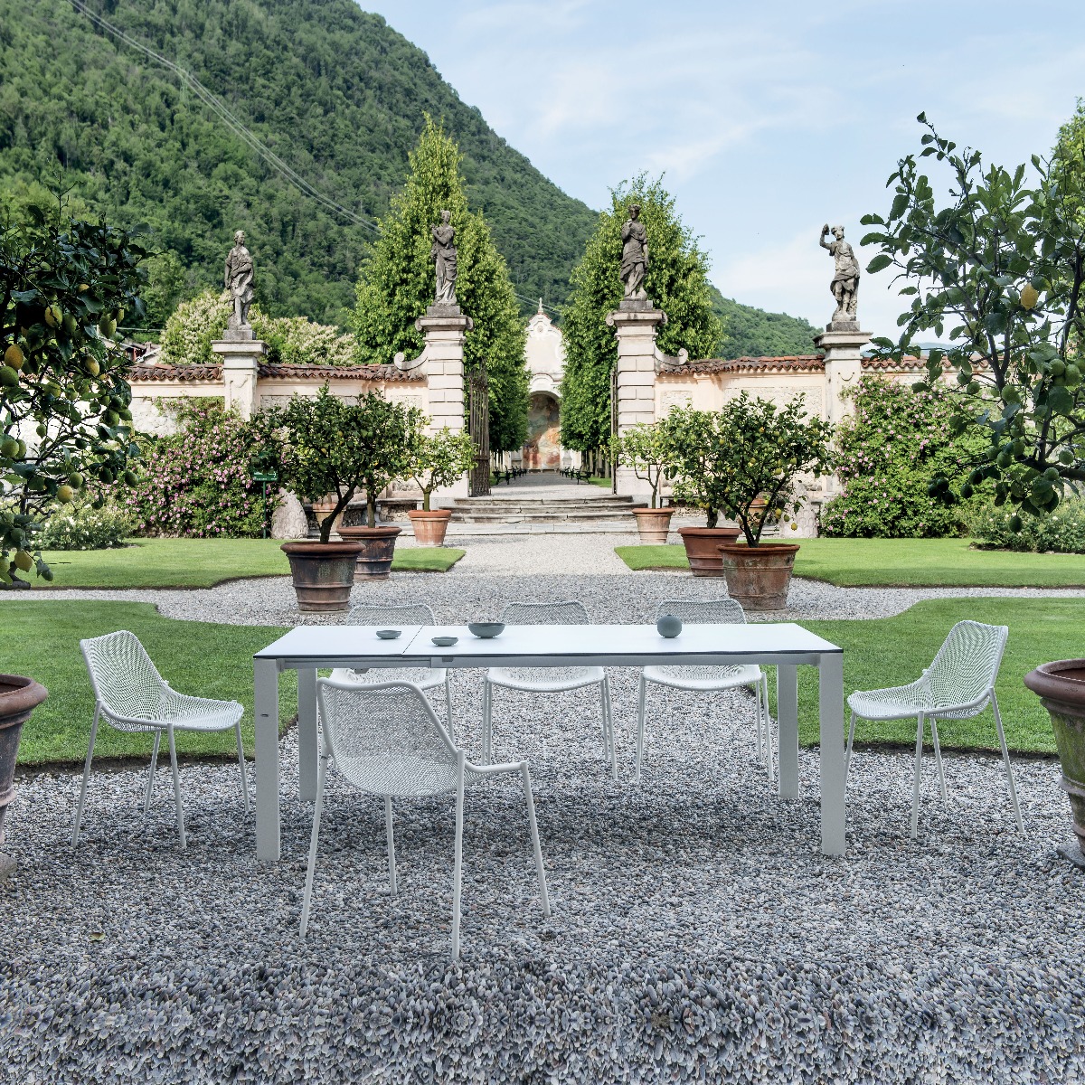 Emu dining set round 8 - immagine prodotto